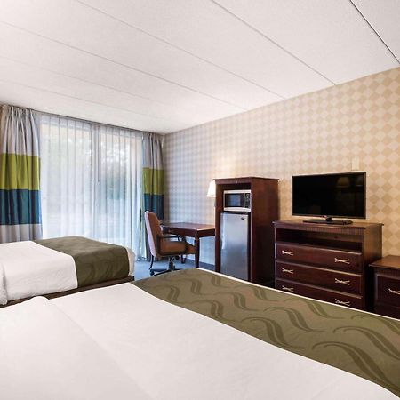 Quality Inn West Springfield Eksteriør bilde