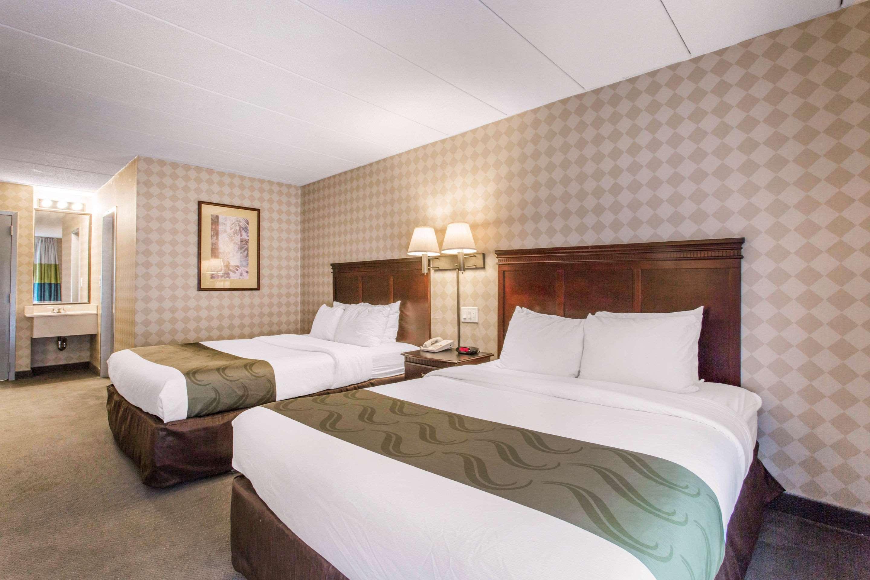 Quality Inn West Springfield Eksteriør bilde