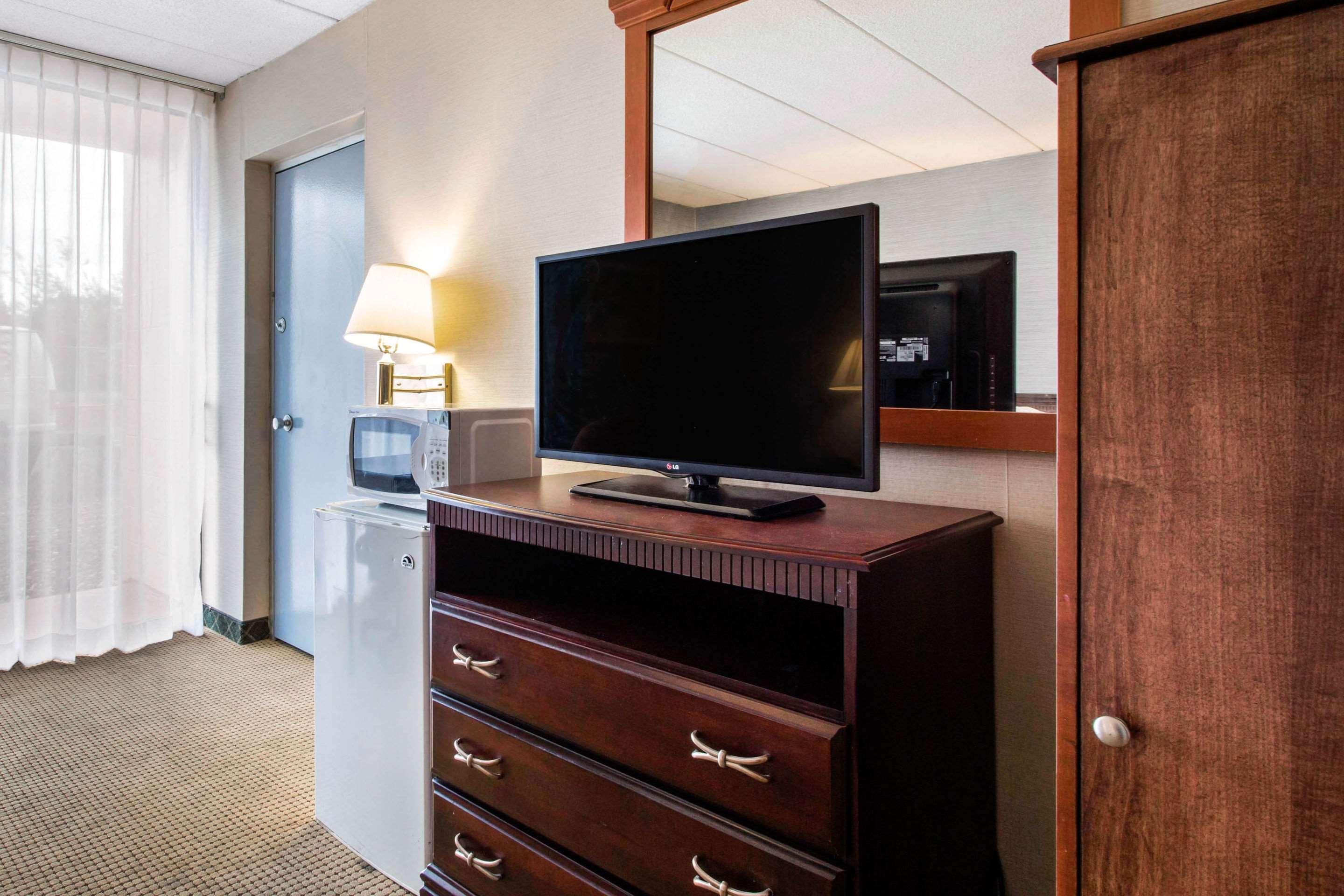 Quality Inn West Springfield Eksteriør bilde