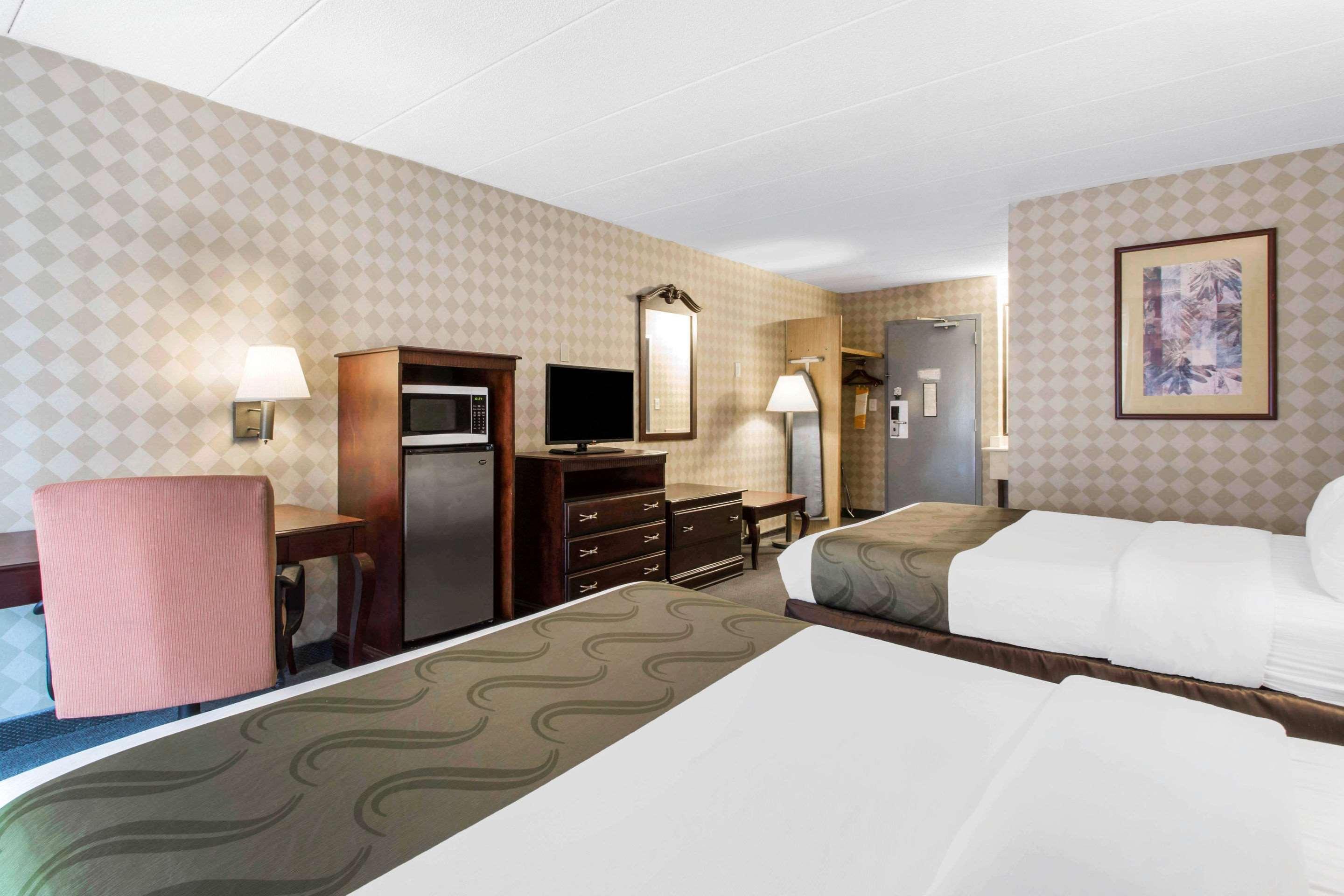 Quality Inn West Springfield Eksteriør bilde