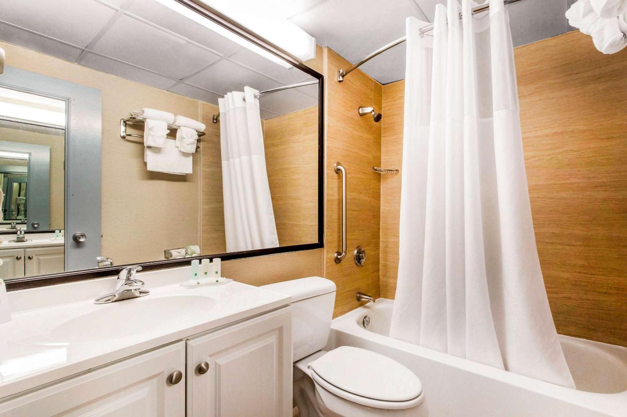 Quality Inn West Springfield Eksteriør bilde